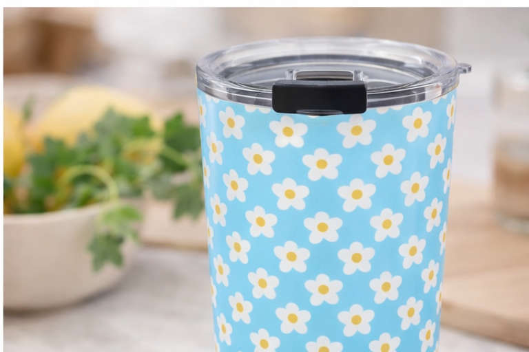 Daisy Blue Travel Mug โ Cute Floral Tumbler ๐ผ